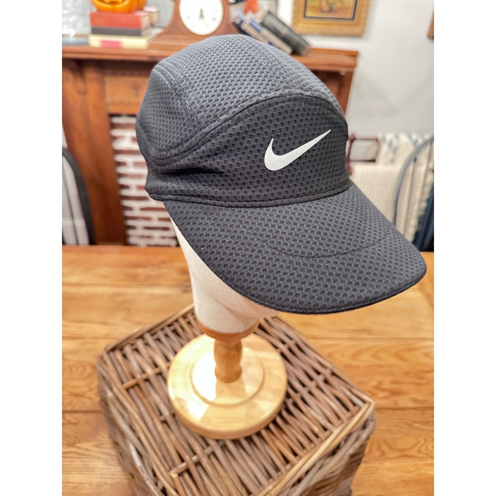 Nike Tailwind Dri-FIT Running Hat Black Mesh 5 Panel Reflective Cap Adjustable